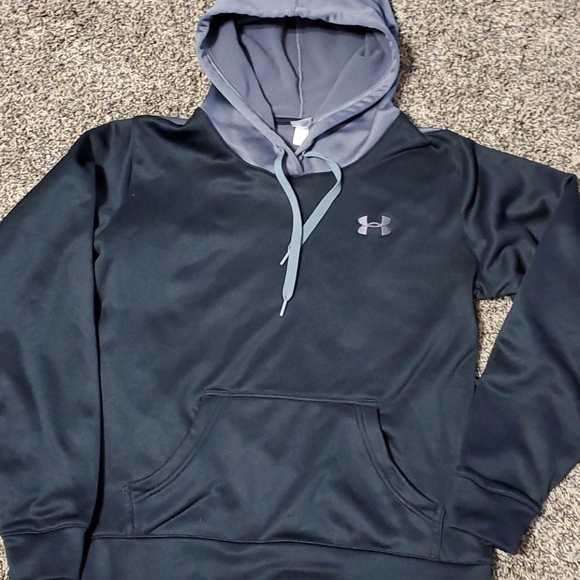 Under Armour Other - Under armor size small pretty